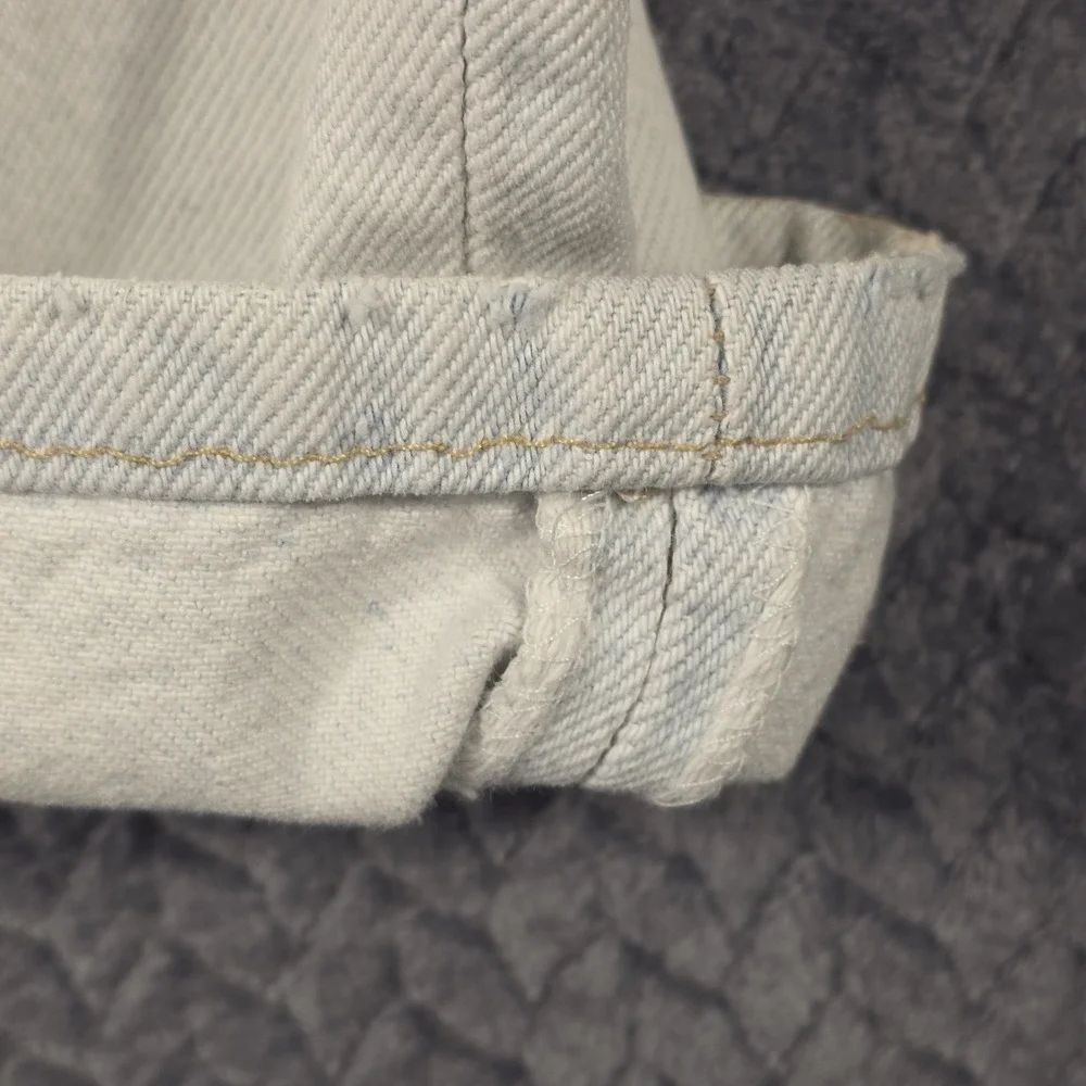 Levis perfectly broken